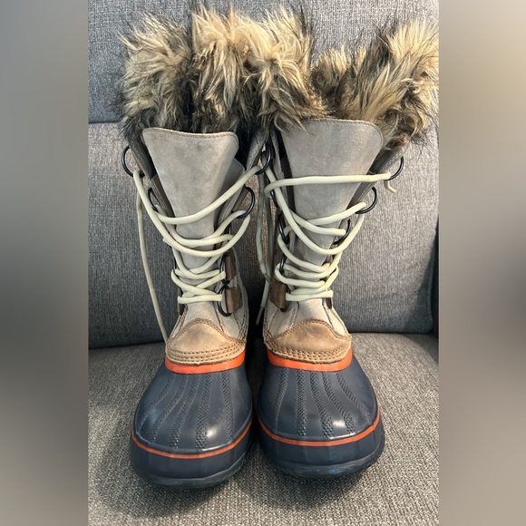 Sorel Joan of Arctic winter boots - Picture 3 of 8